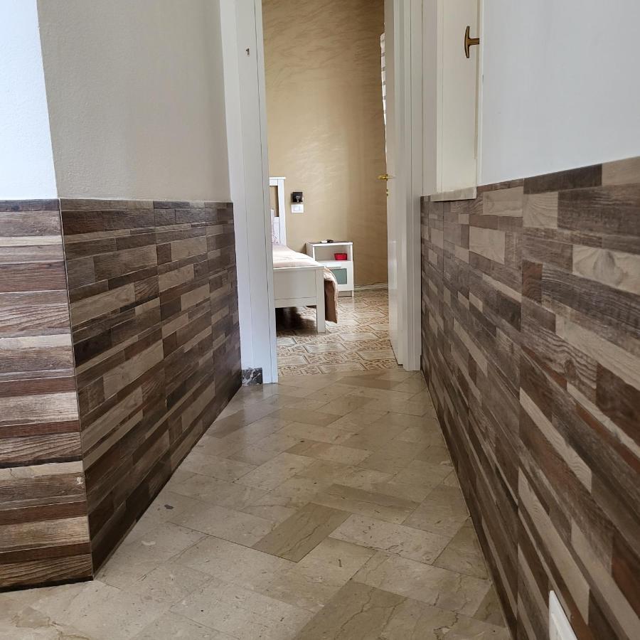 "Da Nina" Hotel Lascari Bagian luar foto