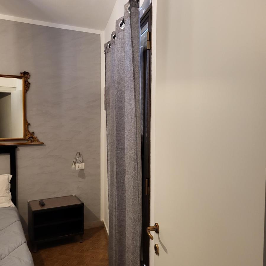 "Da Nina" Hotel Lascari Bagian luar foto