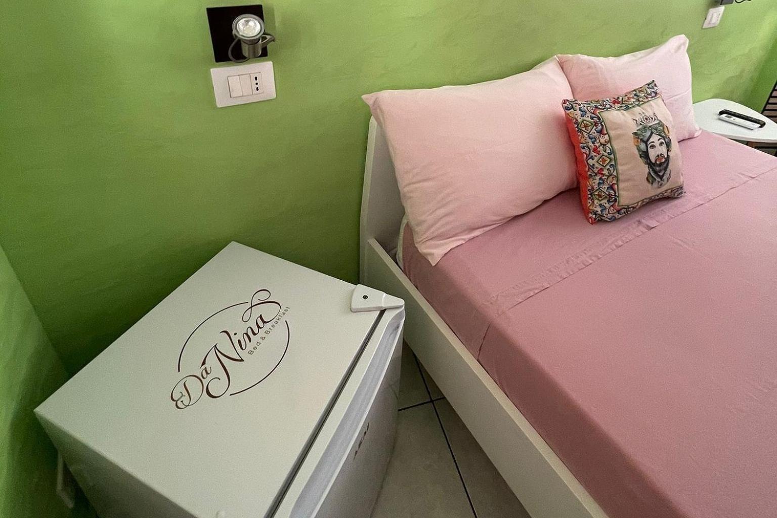 "Da Nina" Hotel Lascari Bagian luar foto